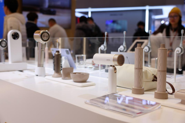 九游官网入口：AWE 2025现场直击：MOVA多品类重磅亮相打造智能生活新范式(图3)