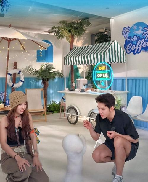 九游体育：李佳琦直播间618宠物消费观察：科学喂养成主流国货品牌受青睐(图2)