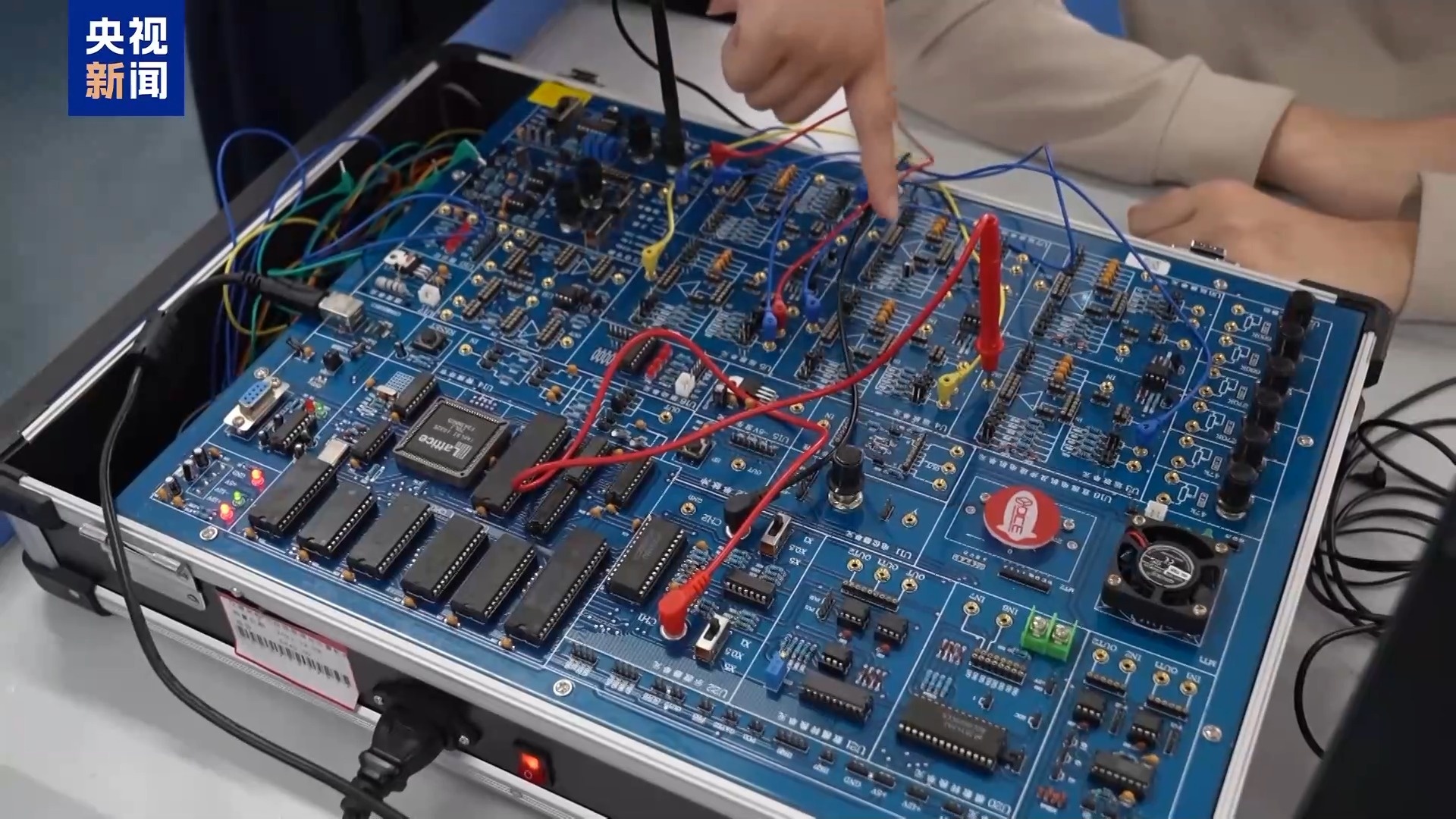 高考志愿新选择 宠物、智能农机等专业划出“新赛道”(图3)