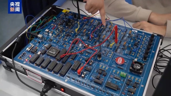 九游体育：高考志愿新选择 宠物等专业划出“新赛道”(图3)