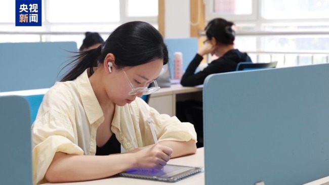 九游体育：高考志愿新选择 宠物等专业划出“新赛道”(图6)