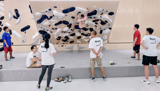 九游官网入口：50万岩友掀起攀岩热潮谁吃到了红利？(图9)