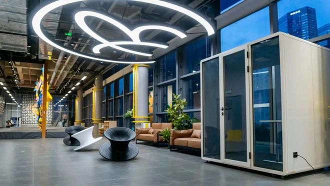 九游官网入口：50万岩友掀起攀岩热潮谁吃到了红利？(图6)