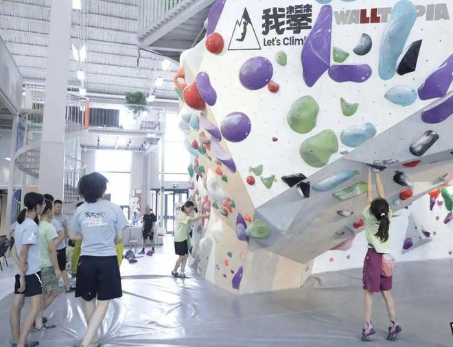九游官网入口：50万岩友掀起攀岩热潮谁吃到了红利？(图5)