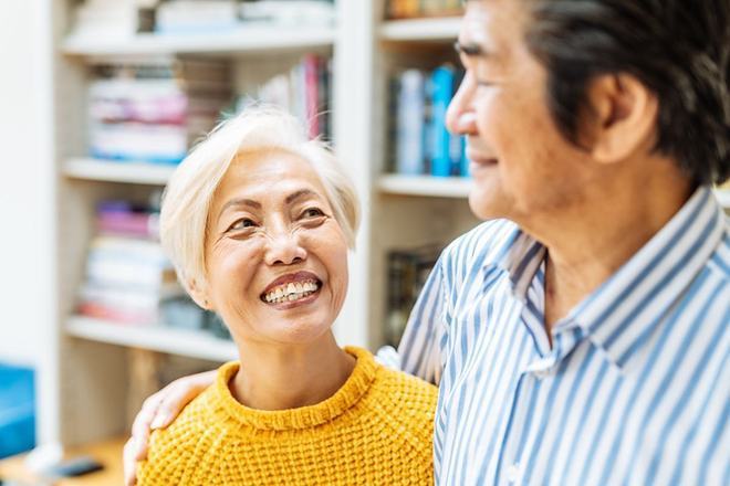 九游官网入口：宠物陪伴能改善老年人健康吗？选择建议(图3)