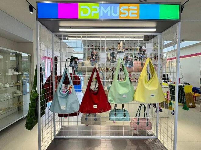 九游官网入口：来重云巷一起“宠物社交”+“潮流运动”！(图5)